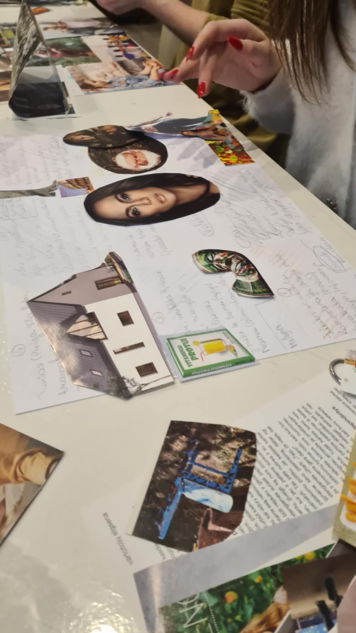 Svajonių koliažo kūrybinės praktikos vaizdas